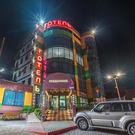 Pivdenniy Hotell Lviv Eksteriør bilde