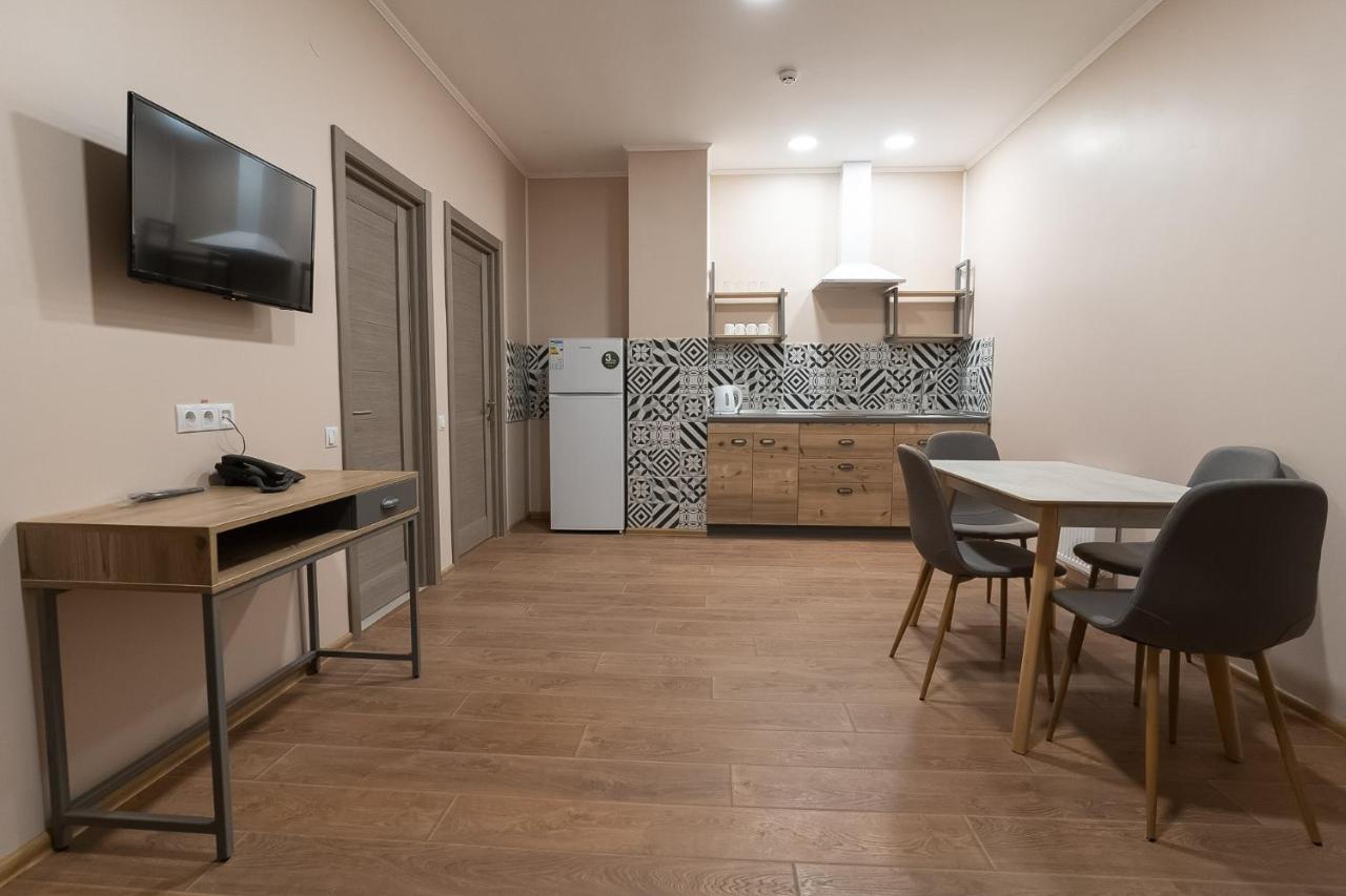 Pivdenniy Hotell Lviv Eksteriør bilde