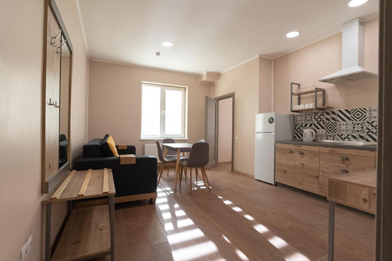 Pivdenniy Hotell Lviv Eksteriør bilde