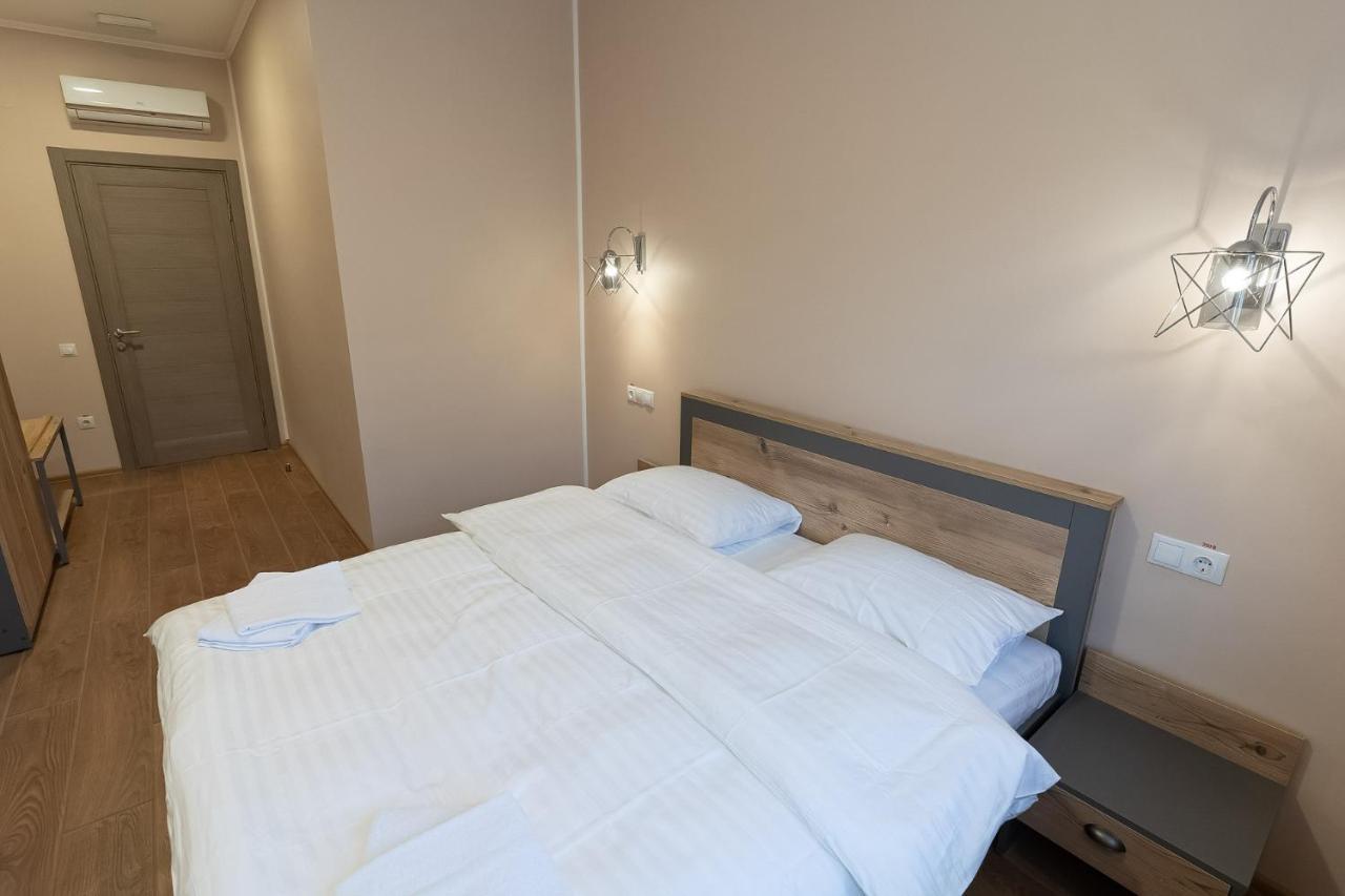 Pivdenniy Hotell Lviv Eksteriør bilde