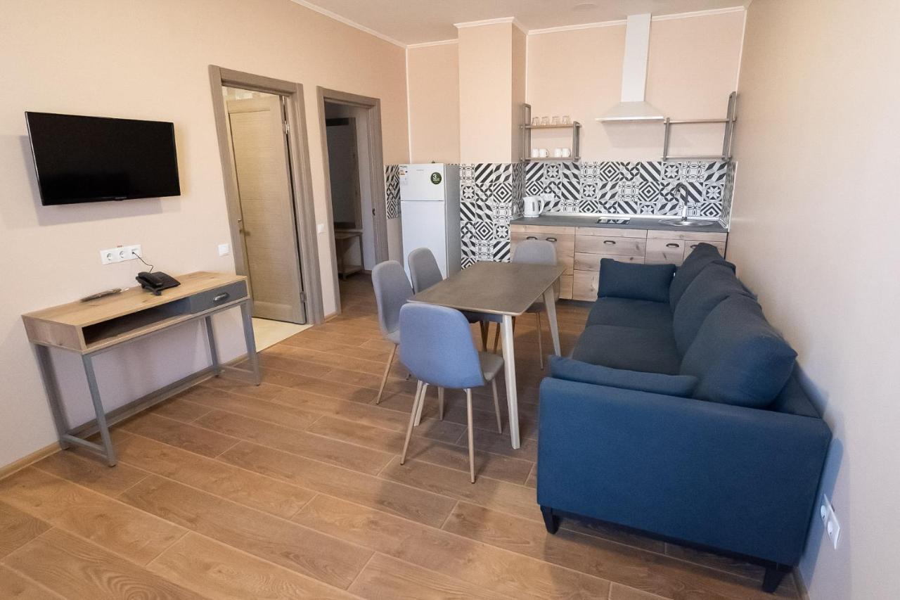Pivdenniy Hotell Lviv Eksteriør bilde