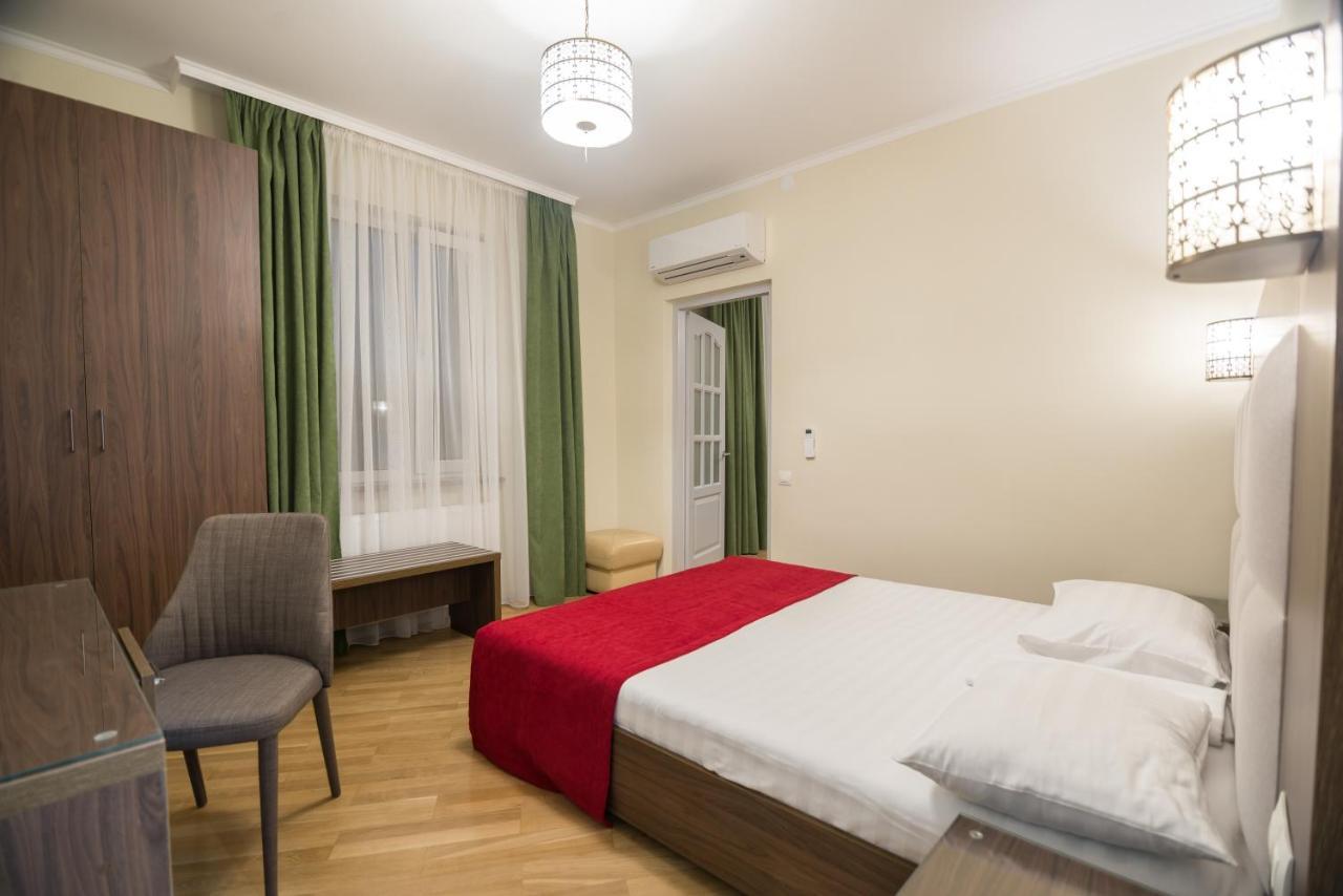 Pivdenniy Hotell Lviv Eksteriør bilde