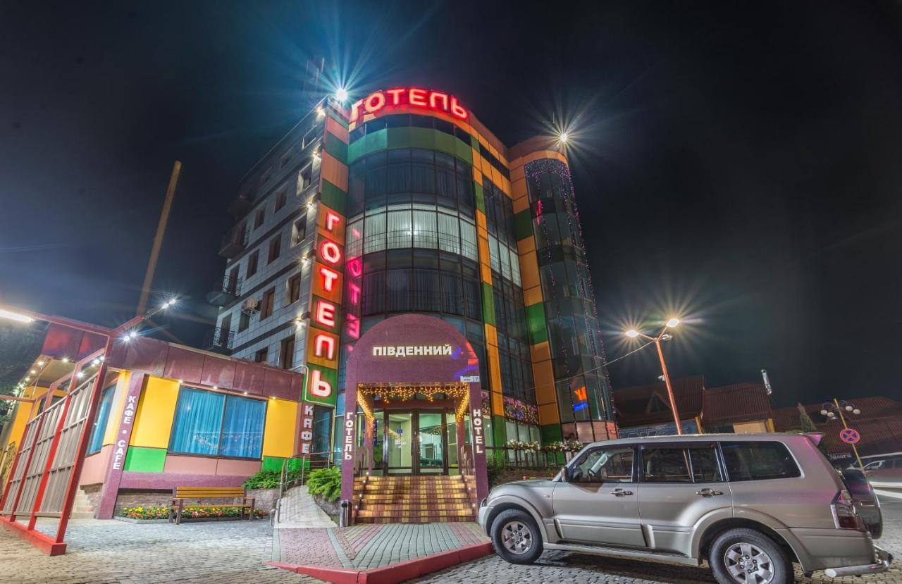 Pivdenniy Hotell Lviv Eksteriør bilde