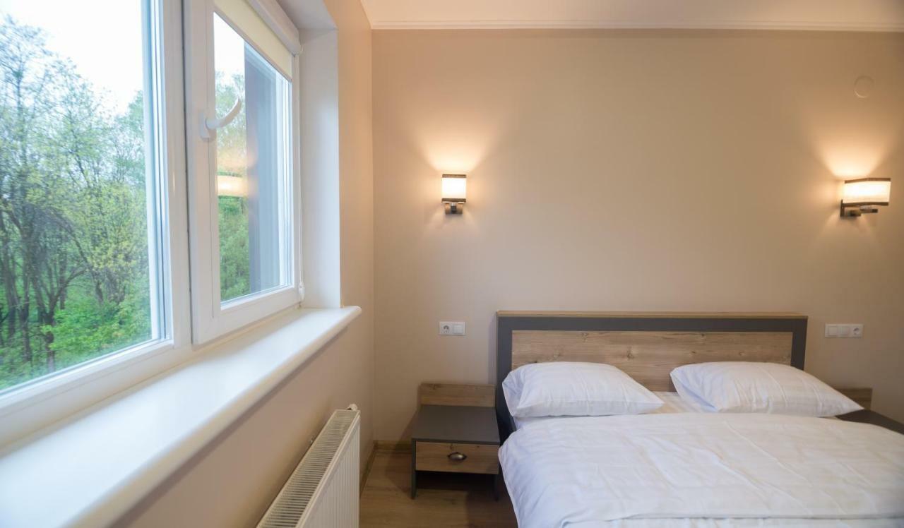 Pivdenniy Hotell Lviv Eksteriør bilde