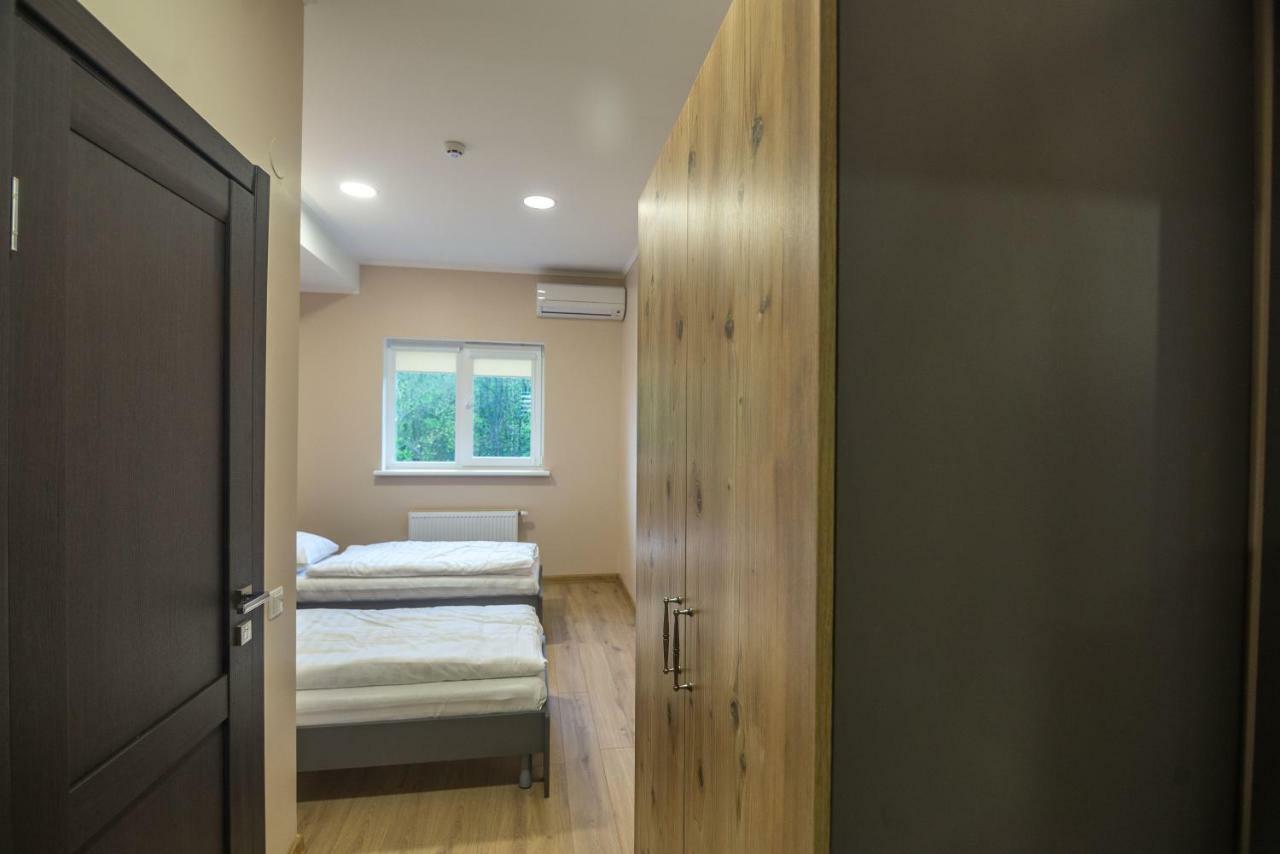 Pivdenniy Hotell Lviv Eksteriør bilde