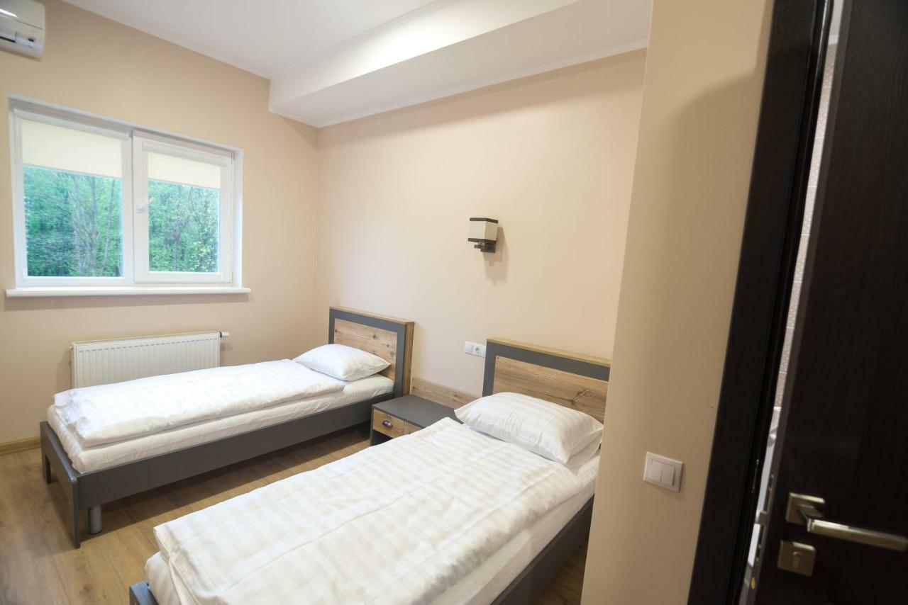 Pivdenniy Hotell Lviv Eksteriør bilde