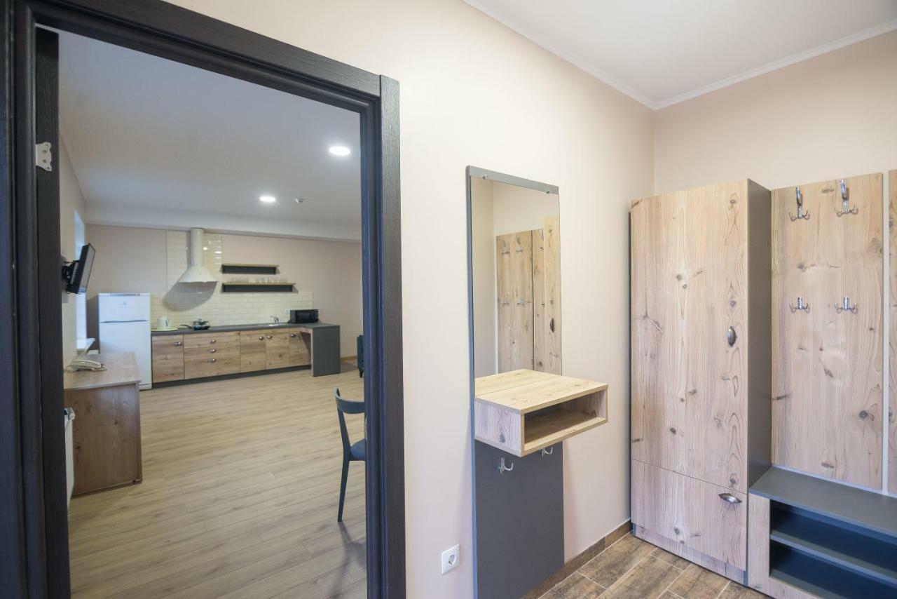 Pivdenniy Hotell Lviv Eksteriør bilde